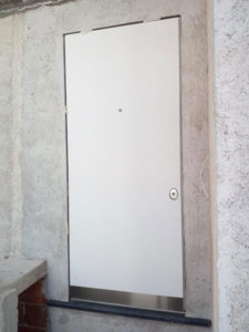 Porta blindata raso muro
